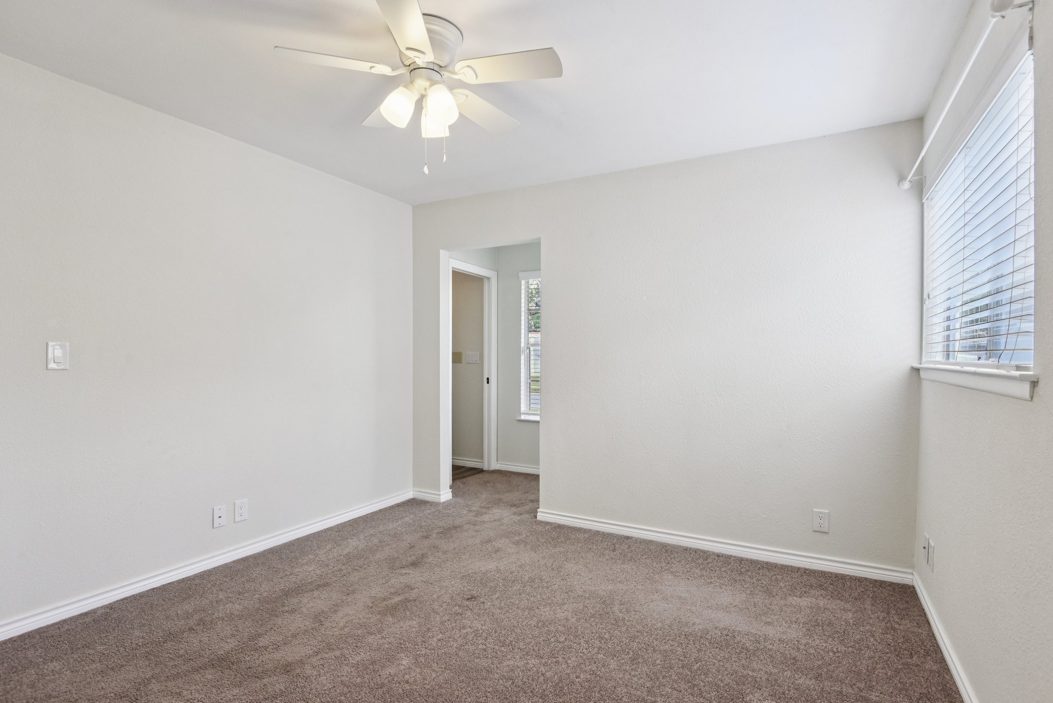 Spring Hollow Dr-S0309-028.jpg