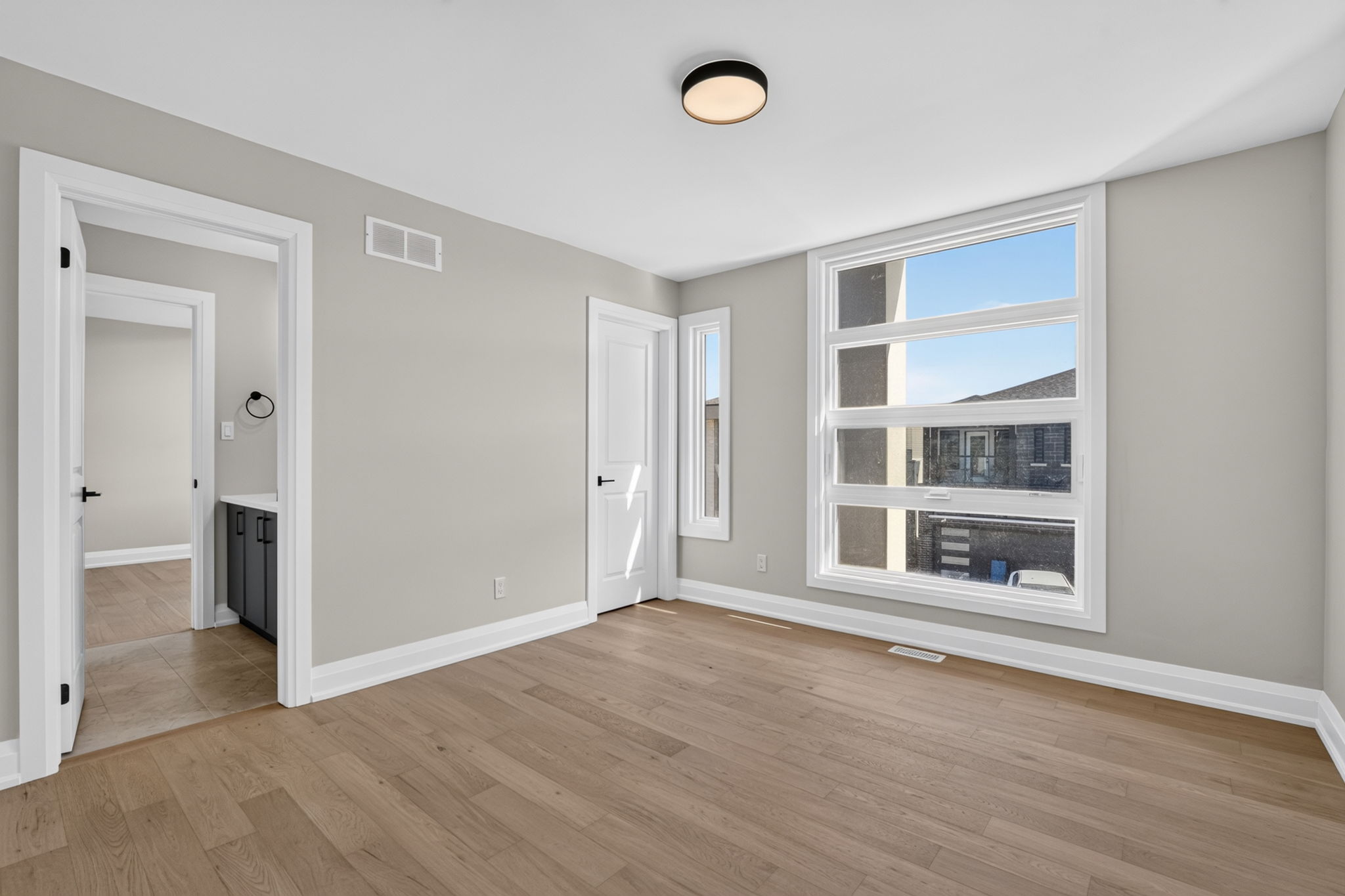 Bedroom 1 (2nd angle)