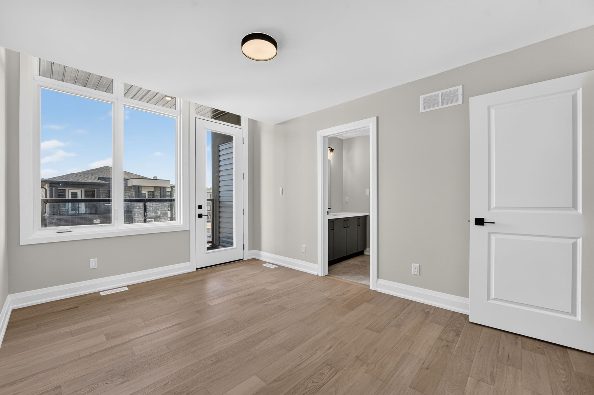 Bedroom 2 (2nd angle)