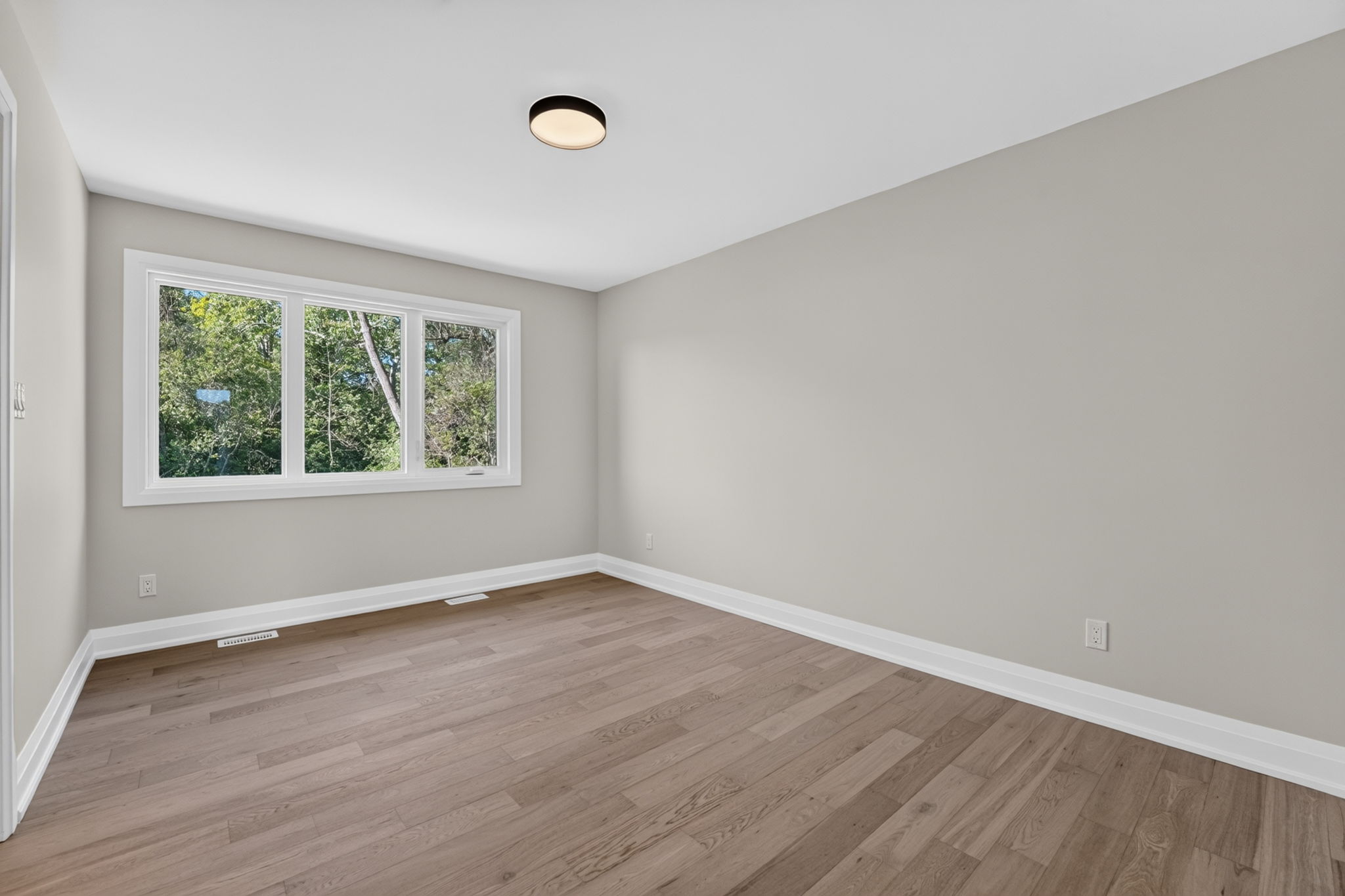 Bedroom 3 (one angle)