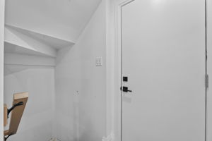 Arrow pointing to the door on left saying "Separate entrance"