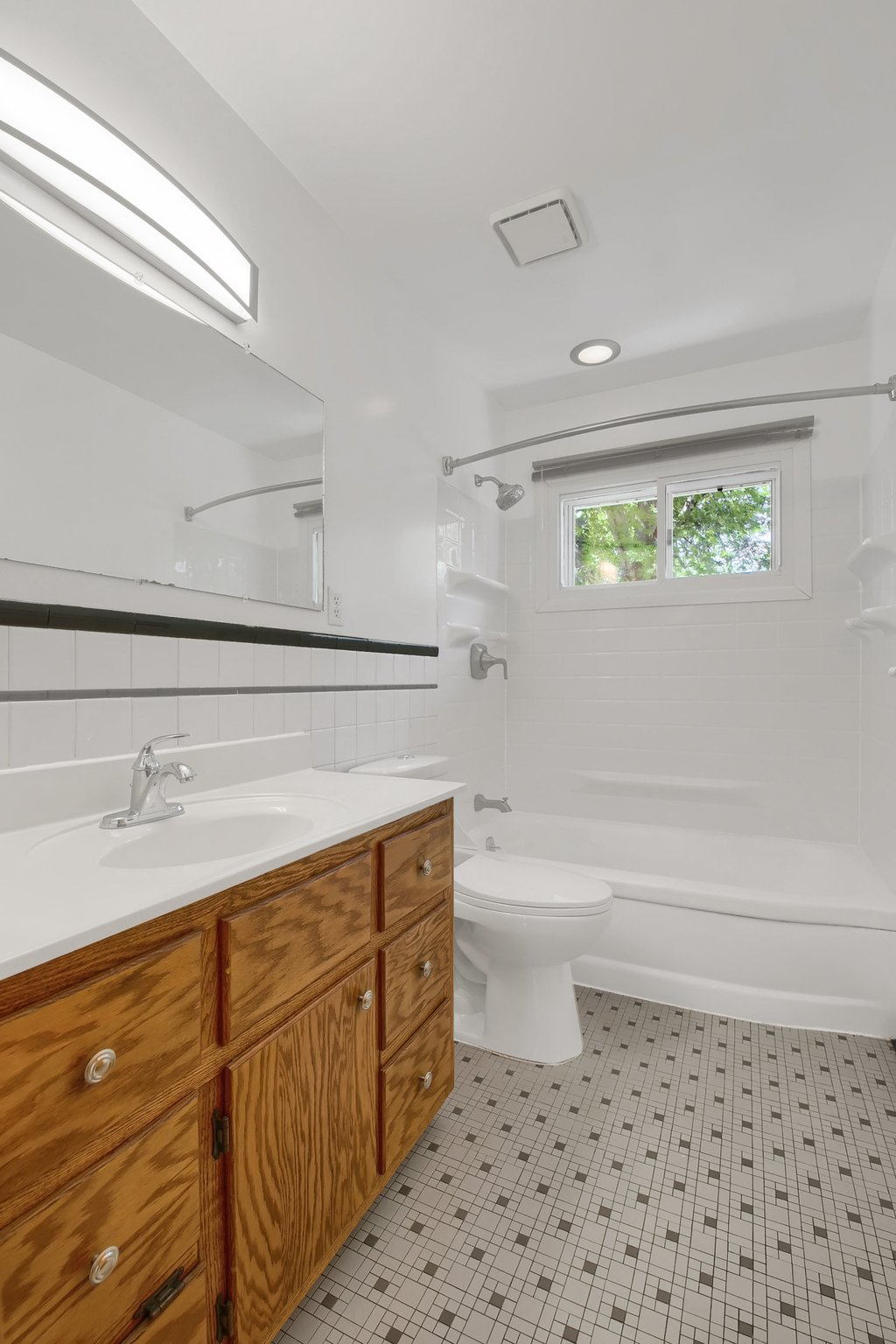 6634 12th Ave S, Minneapolis, MN 55423, USA Photo 20