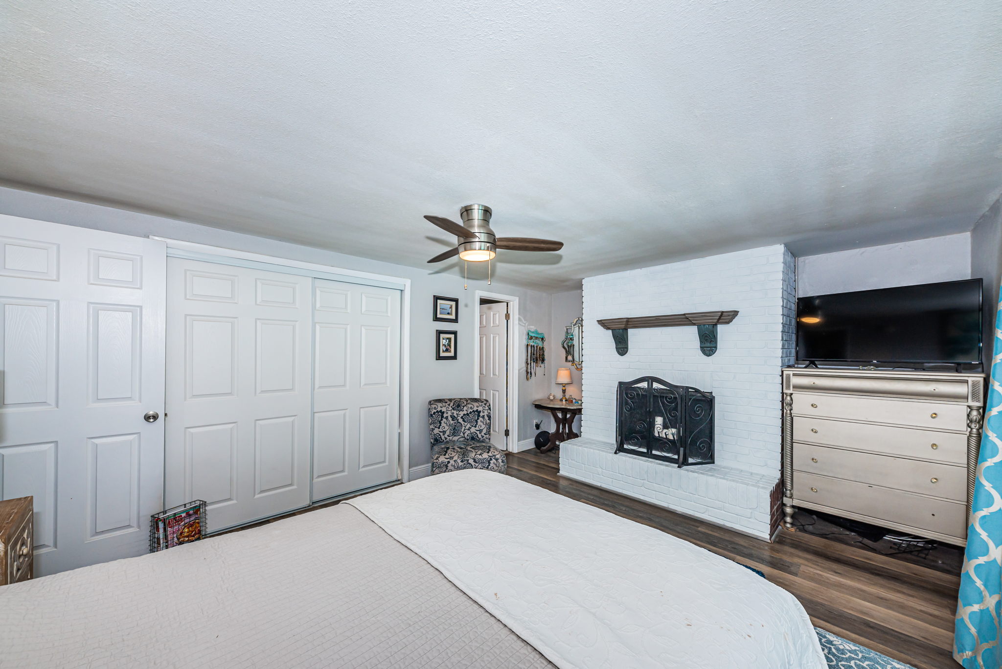 Primary Bedroom 1b