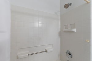  Photo 34
