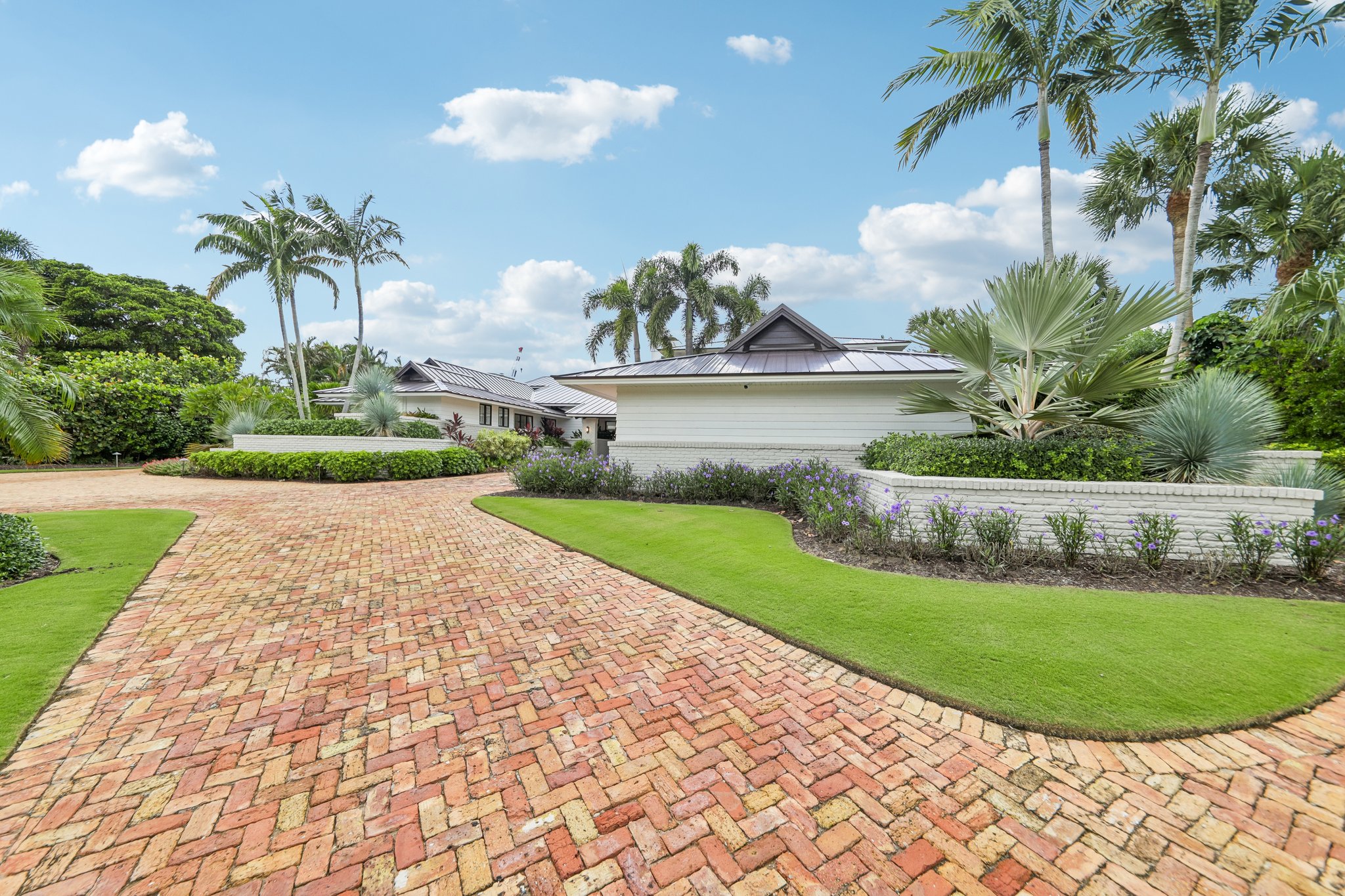 SE South Marina Way-S2310-003.jpg