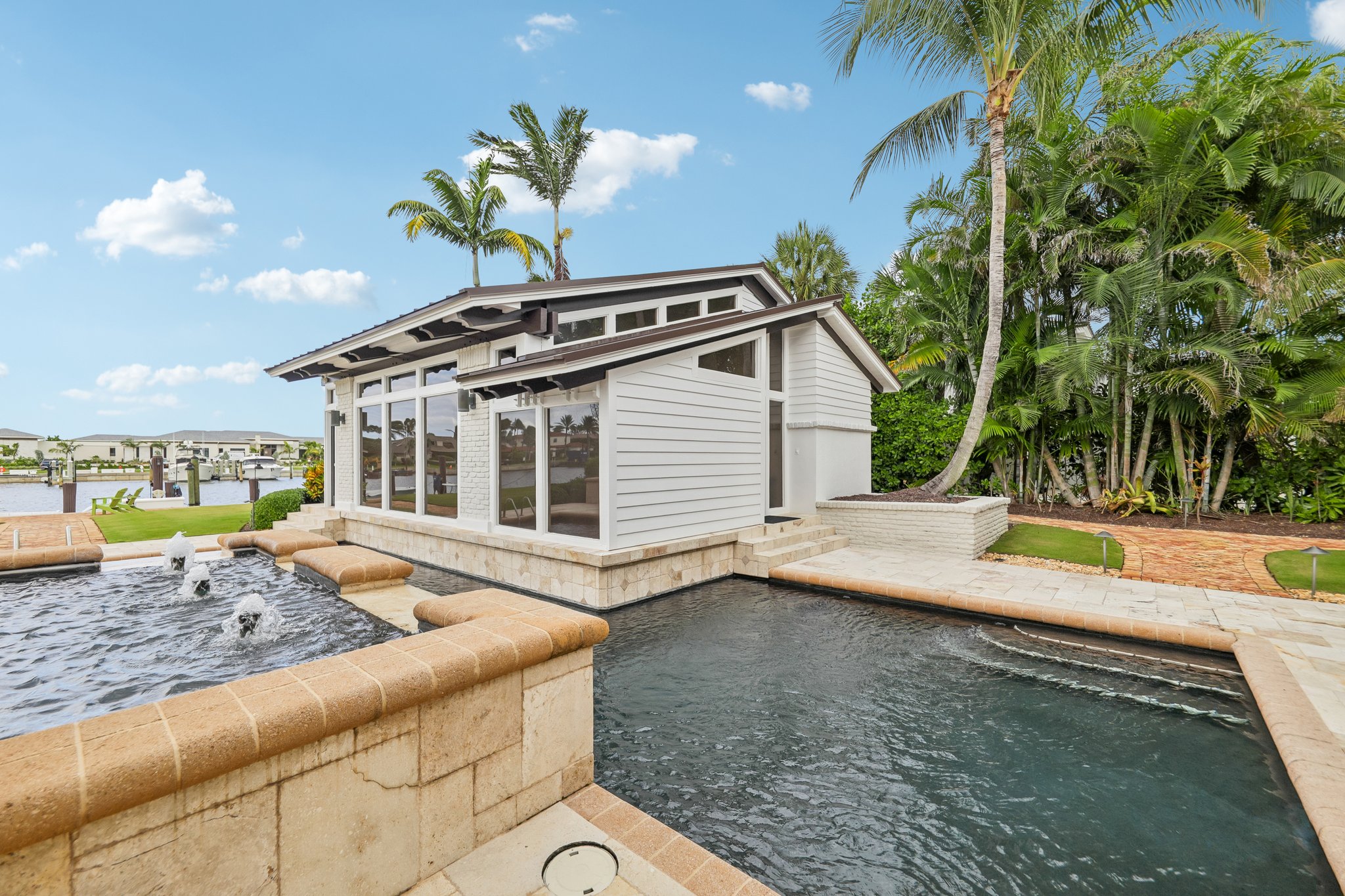 SE South Marina Way-S2310-064.jpg