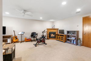  Photo 48