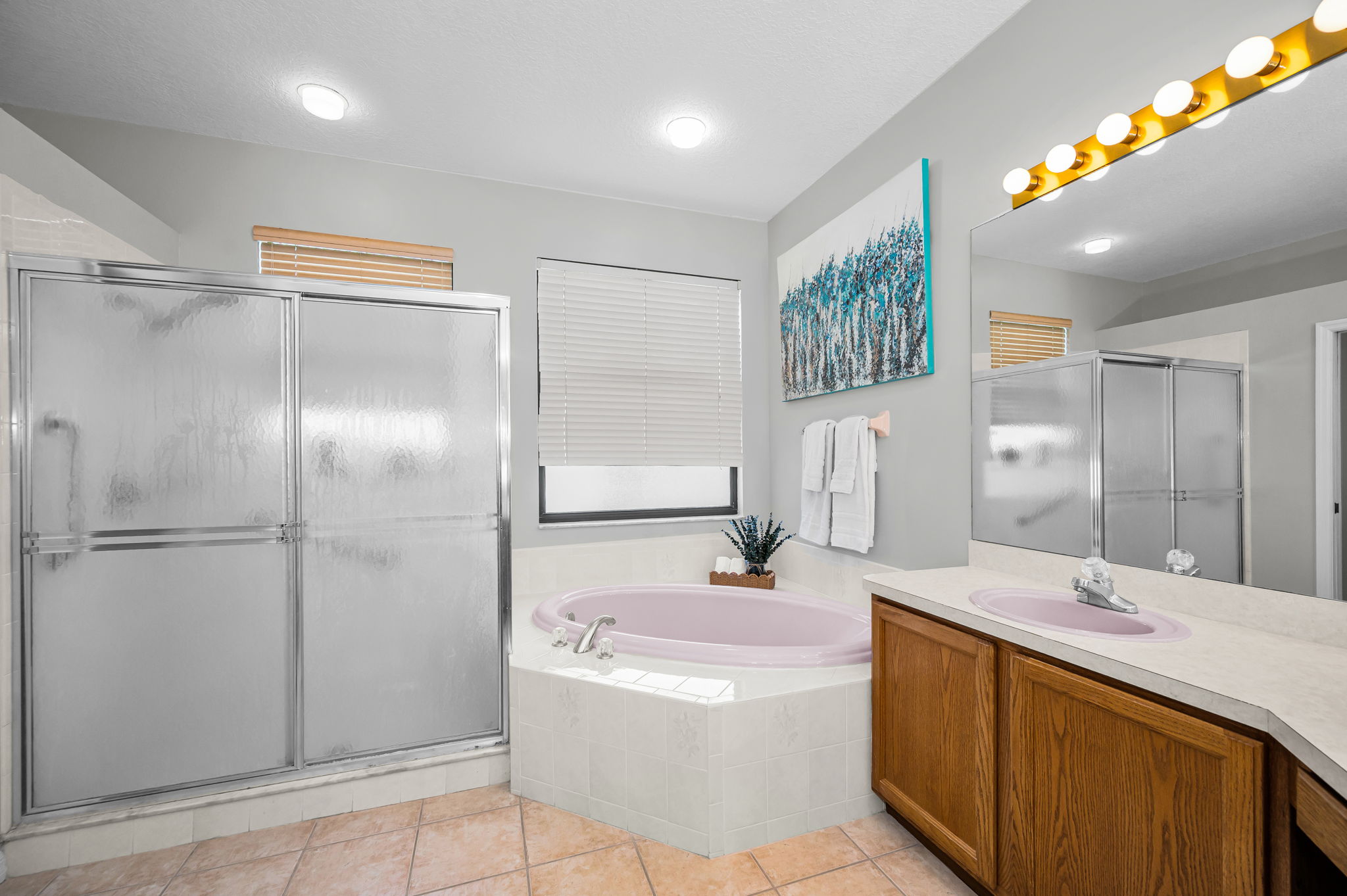 Primary Bathroom1c