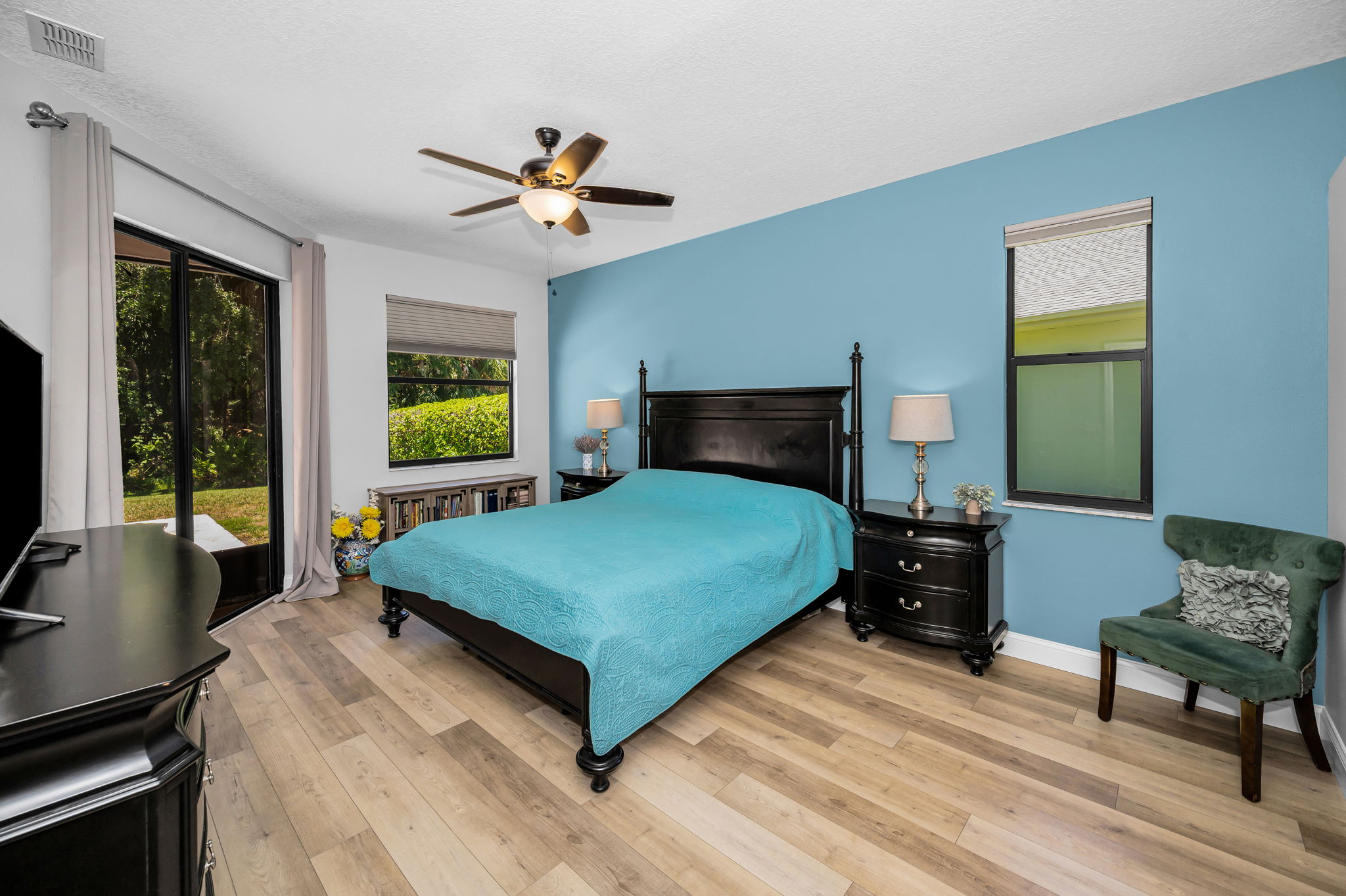 Primary Bedroom1a