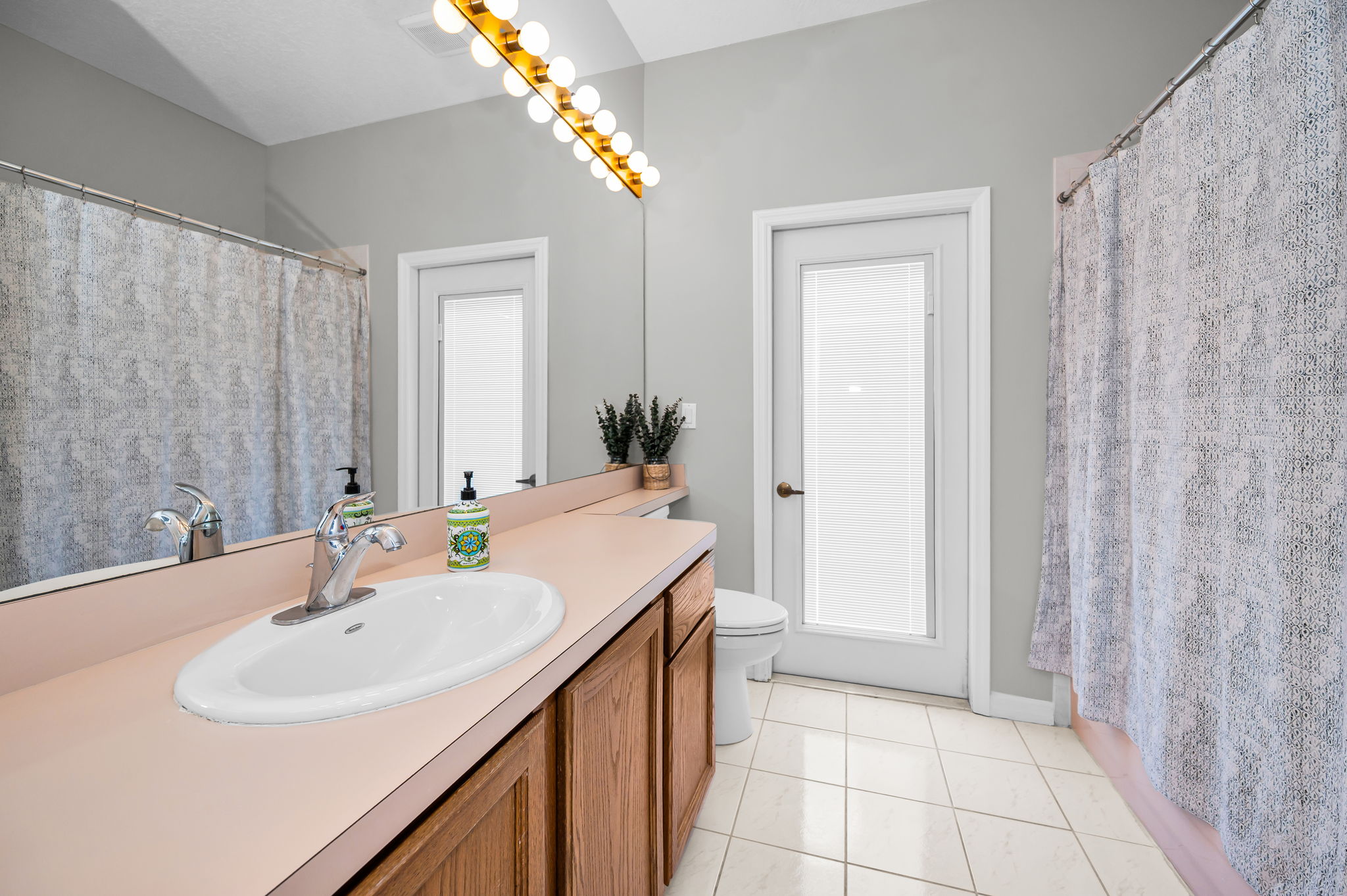 Bathroom2