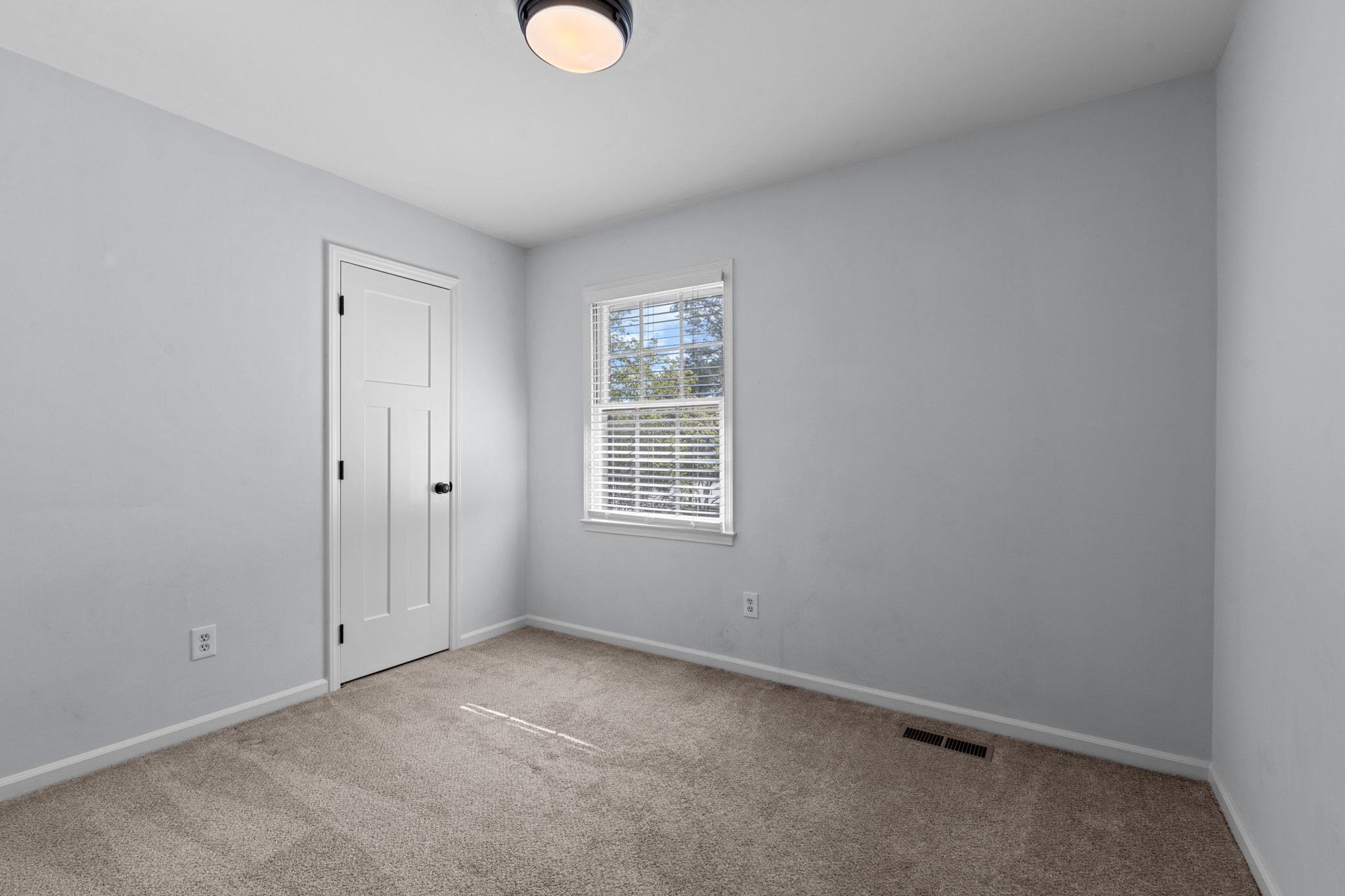 6649 Lynndale Dr, Raleigh, NC 27612, USA Photo 33