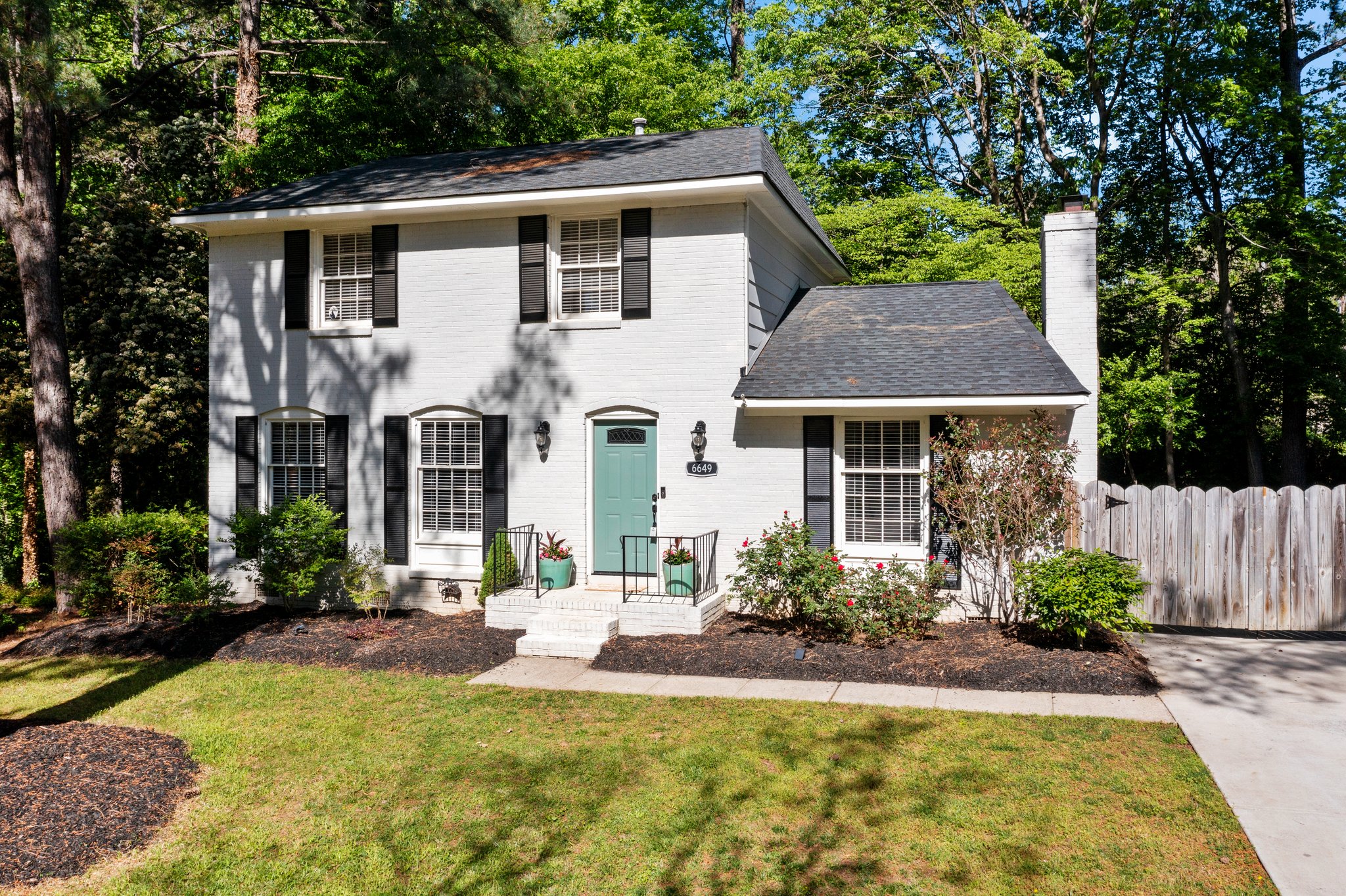 6649 Lynndale Dr, Raleigh, NC 27612, USA Photo 2