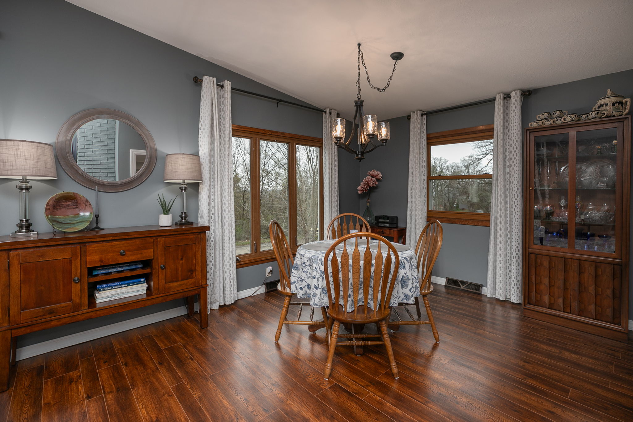 09-Dining Room