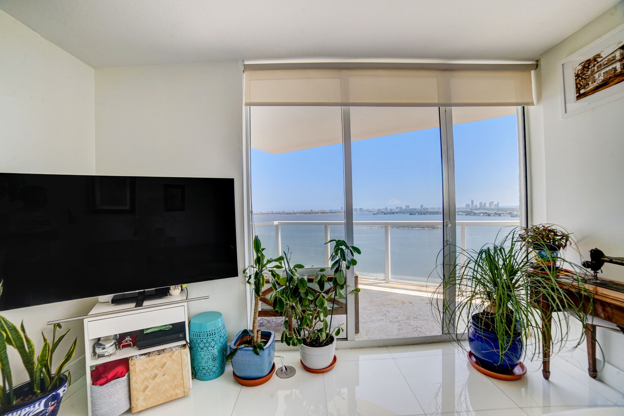 NE 25th St-065