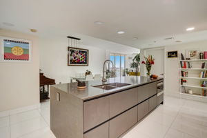NE 25th St 2301-008