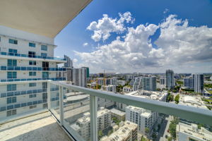 NE 25th St-075