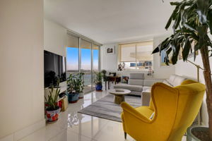 NE 25th St 2301-001
