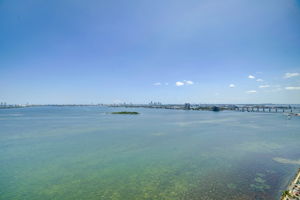 NE 25th St-068