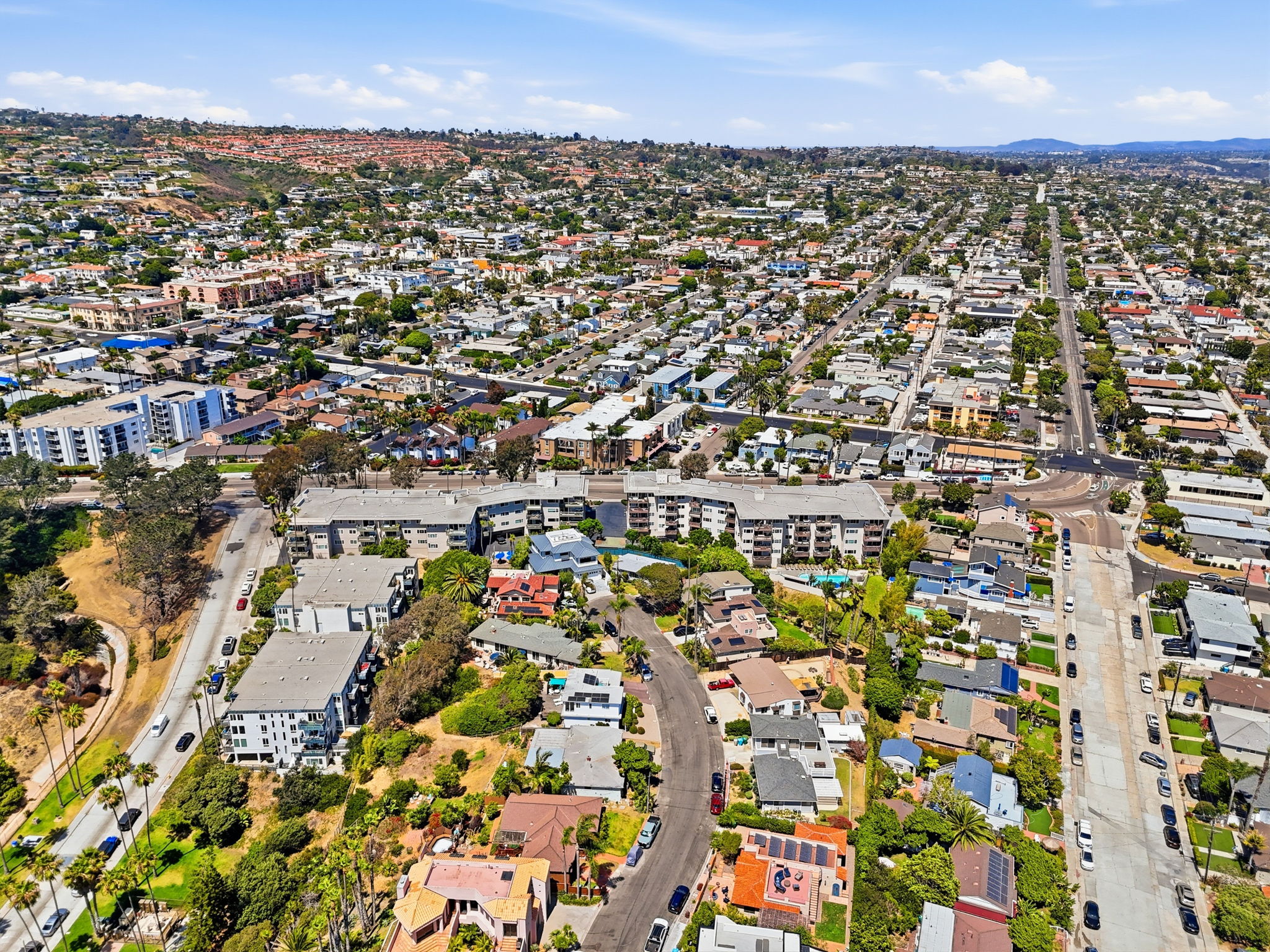 665 Pacific View Dr-26