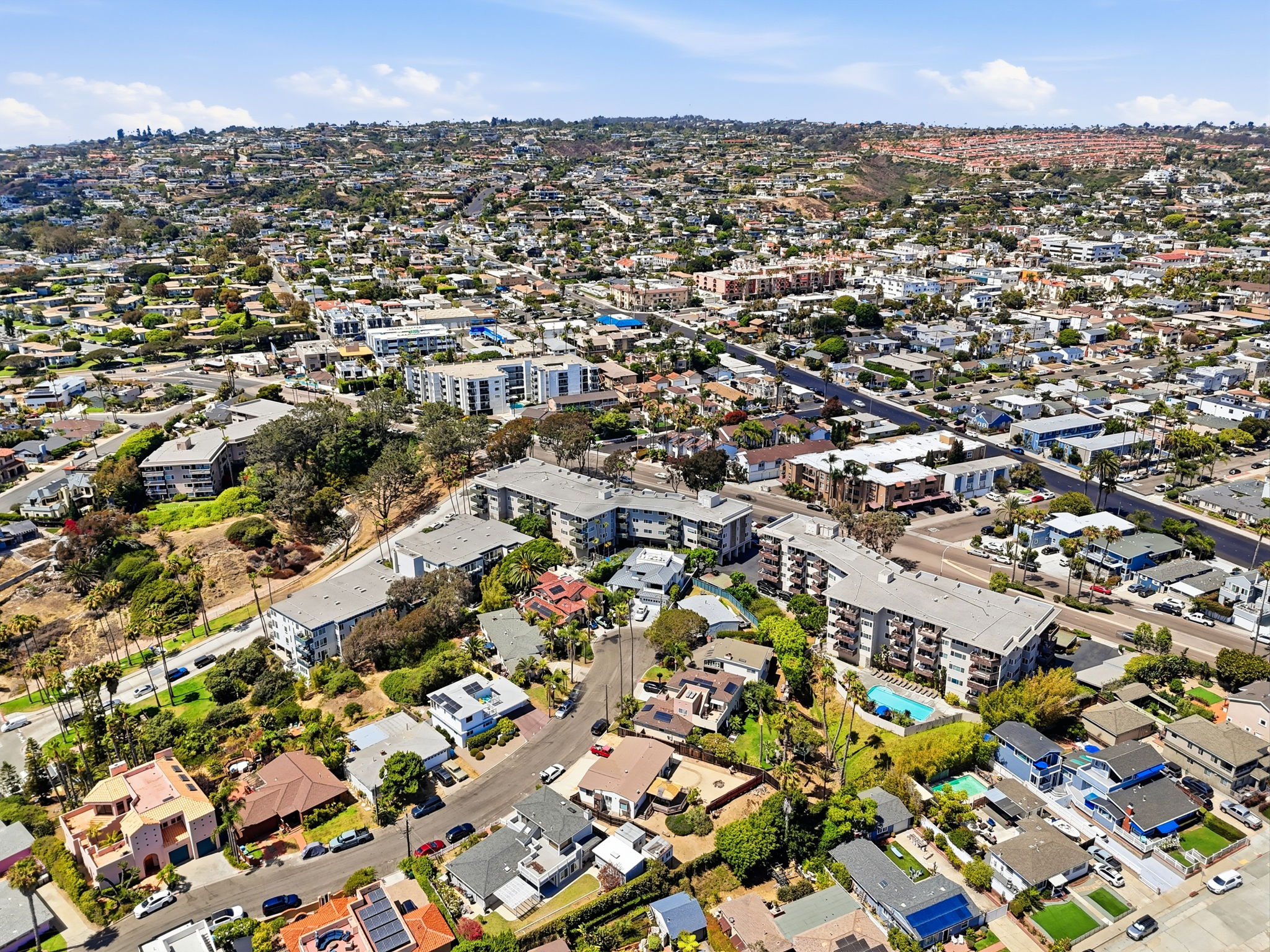 665 Pacific View Dr-27