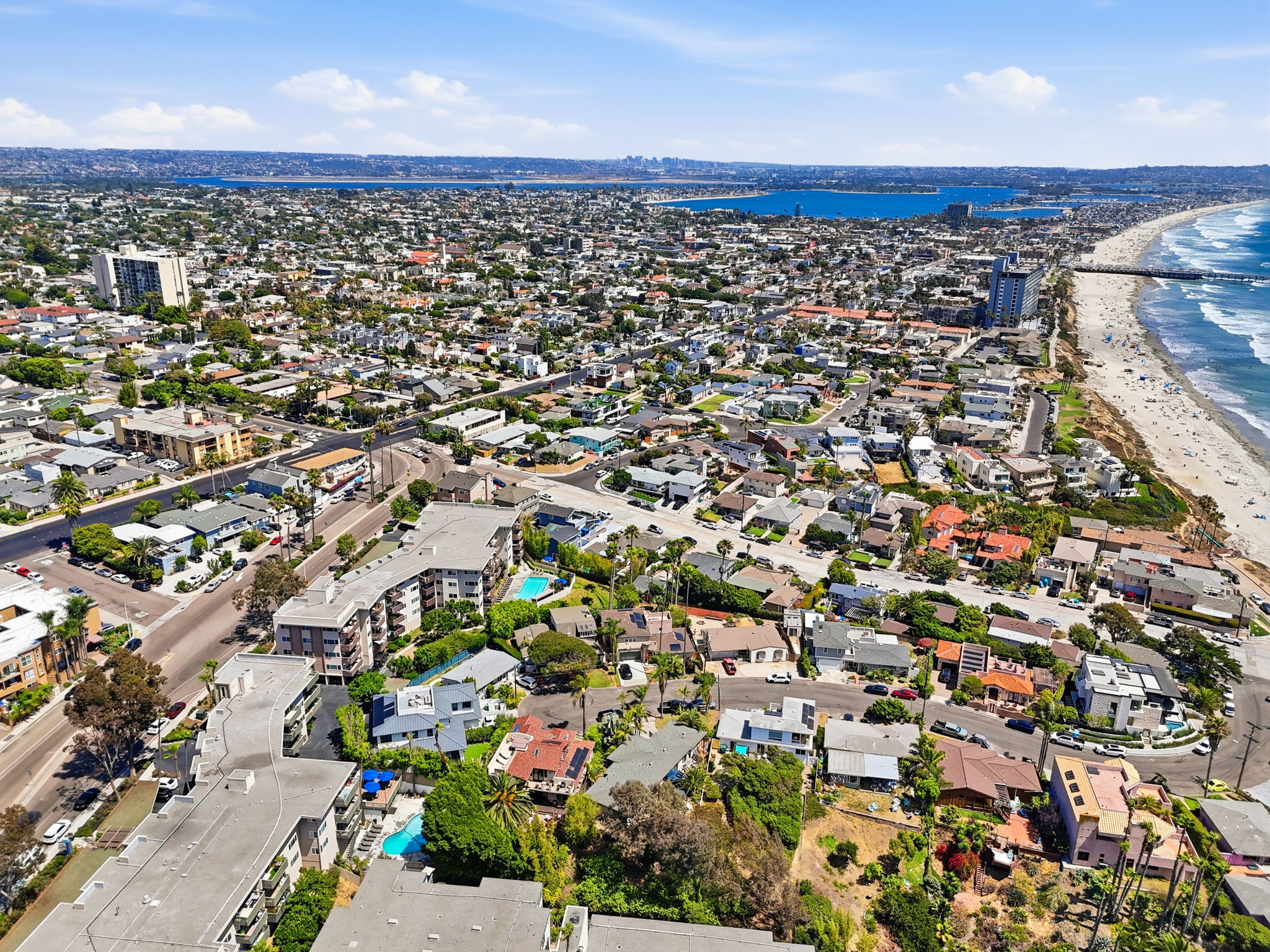 665 Pacific View Dr-25