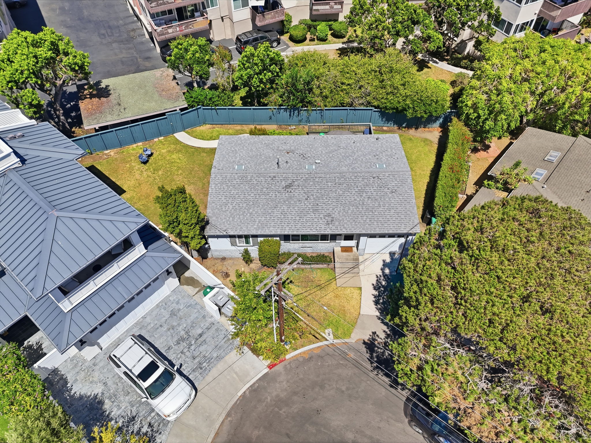 665 Pacific View Dr-19