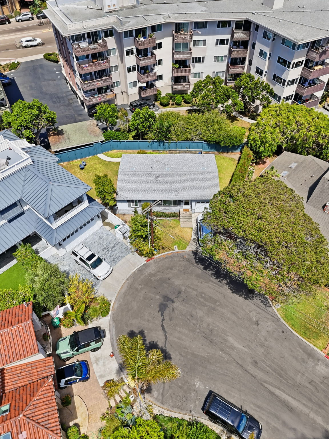 665 Pacific View Dr-17