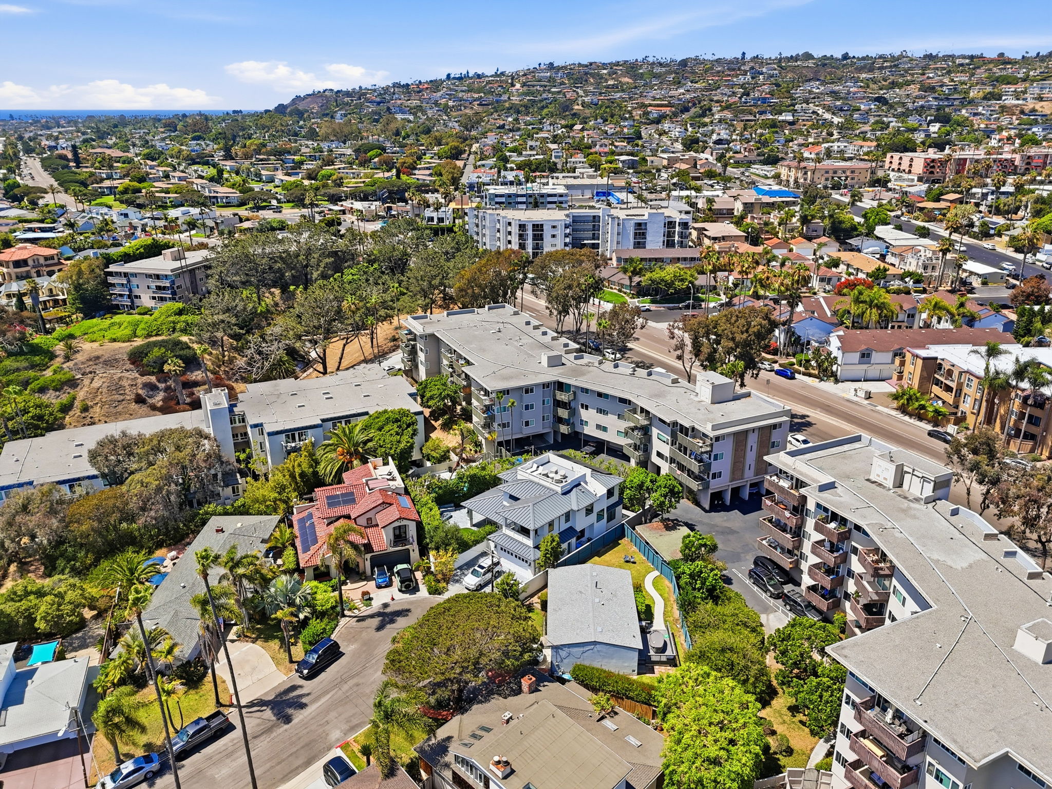 665 Pacific View Dr-12