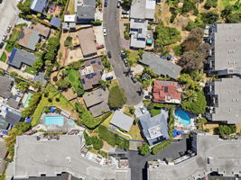 665 Pacific View Dr-32