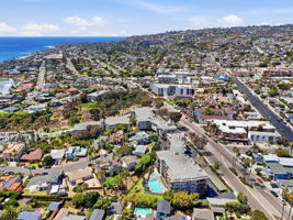 665 Pacific View Dr-28