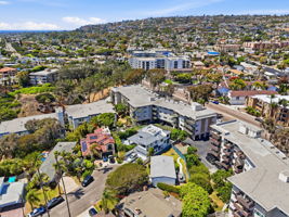 665 Pacific View Dr-12