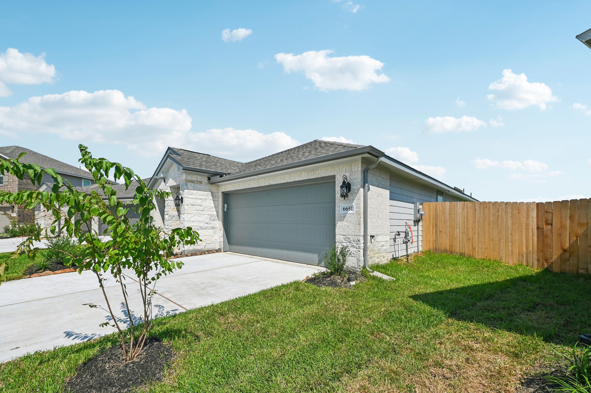 Houston - Glendale Lakes - 6651 Castella Dr Arcola TX 77583 - 002