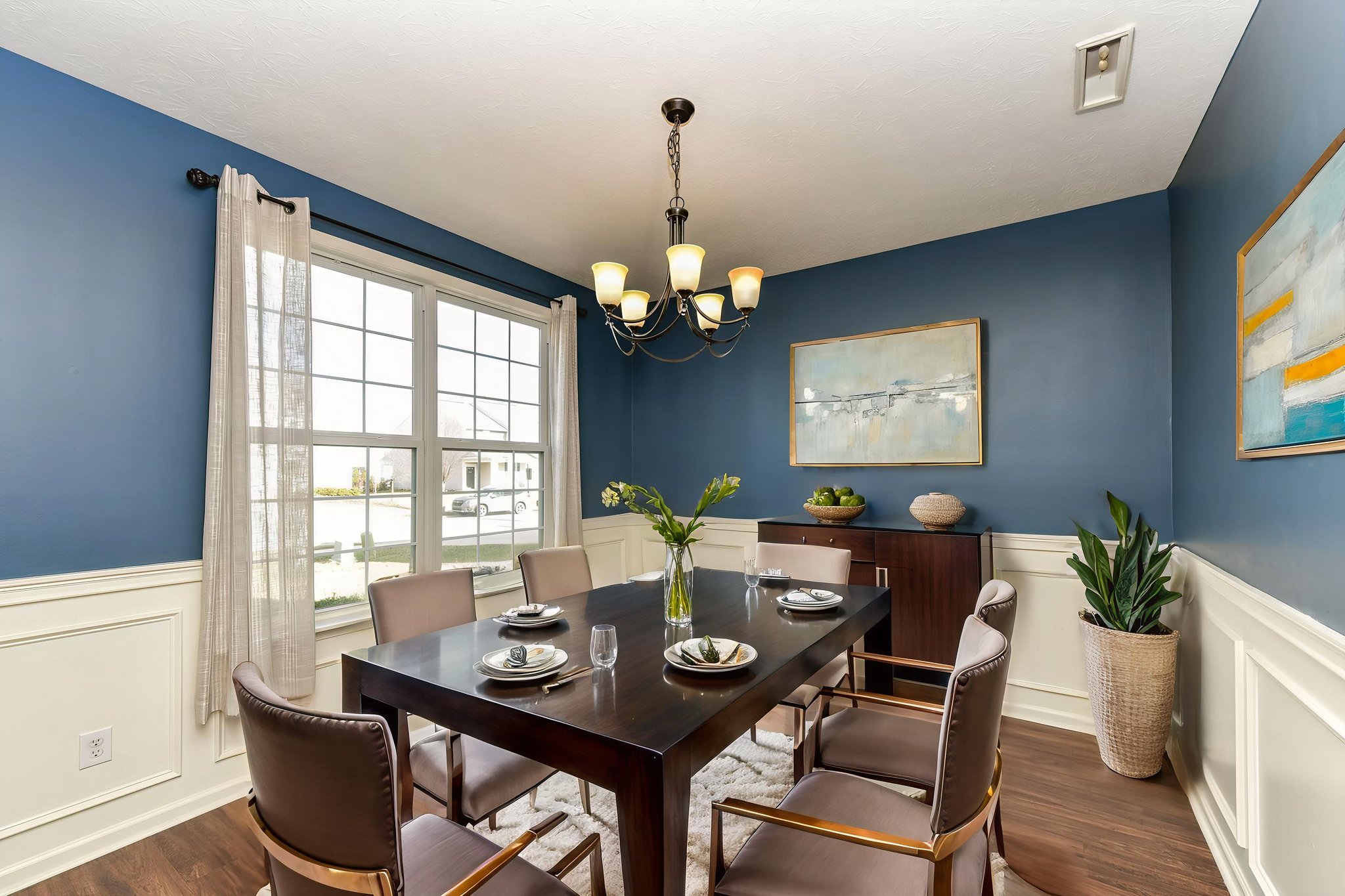 DSC_6707 virtually staged.jpeg