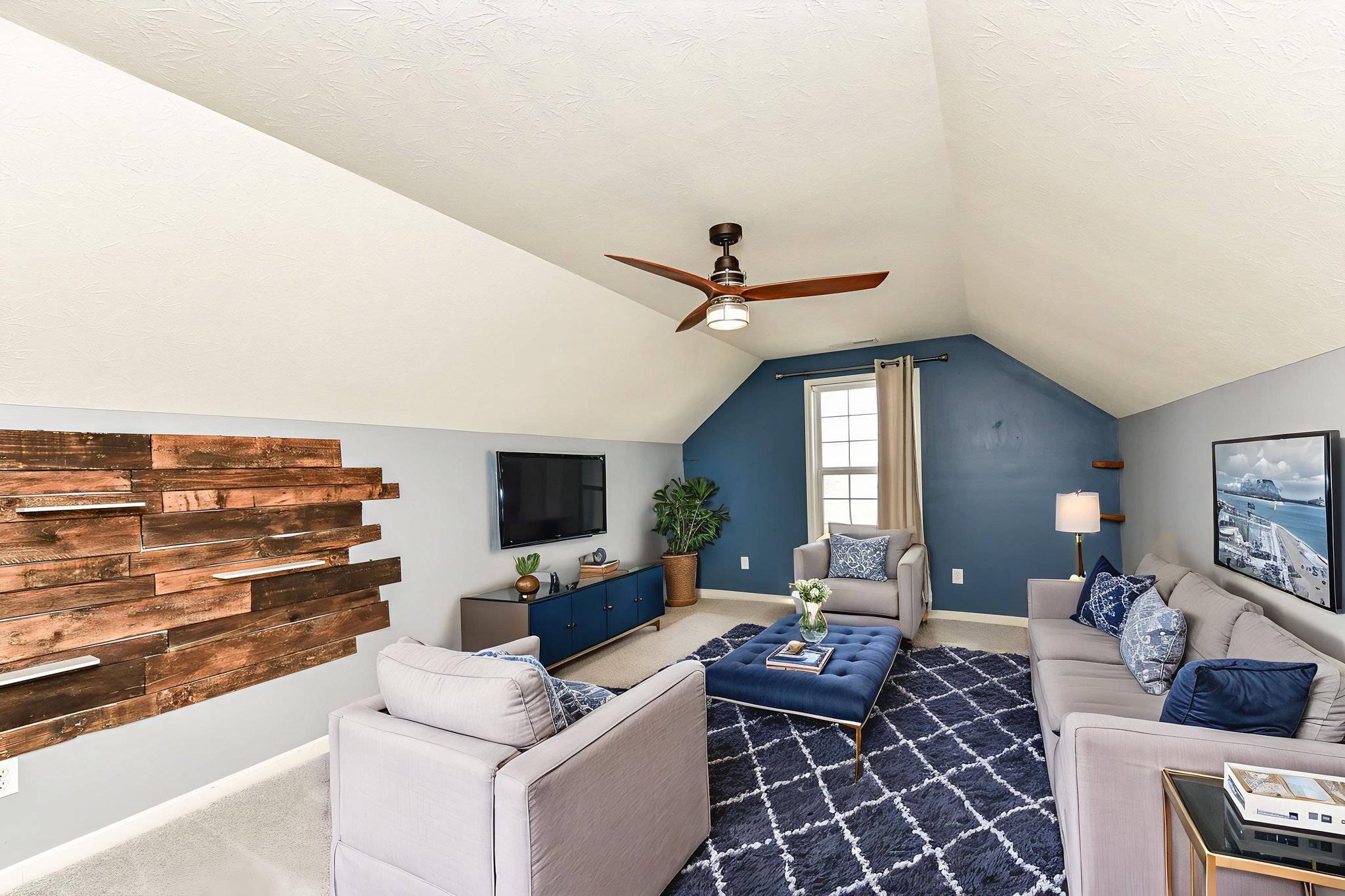 DSC_6754 virtually staged.jpeg