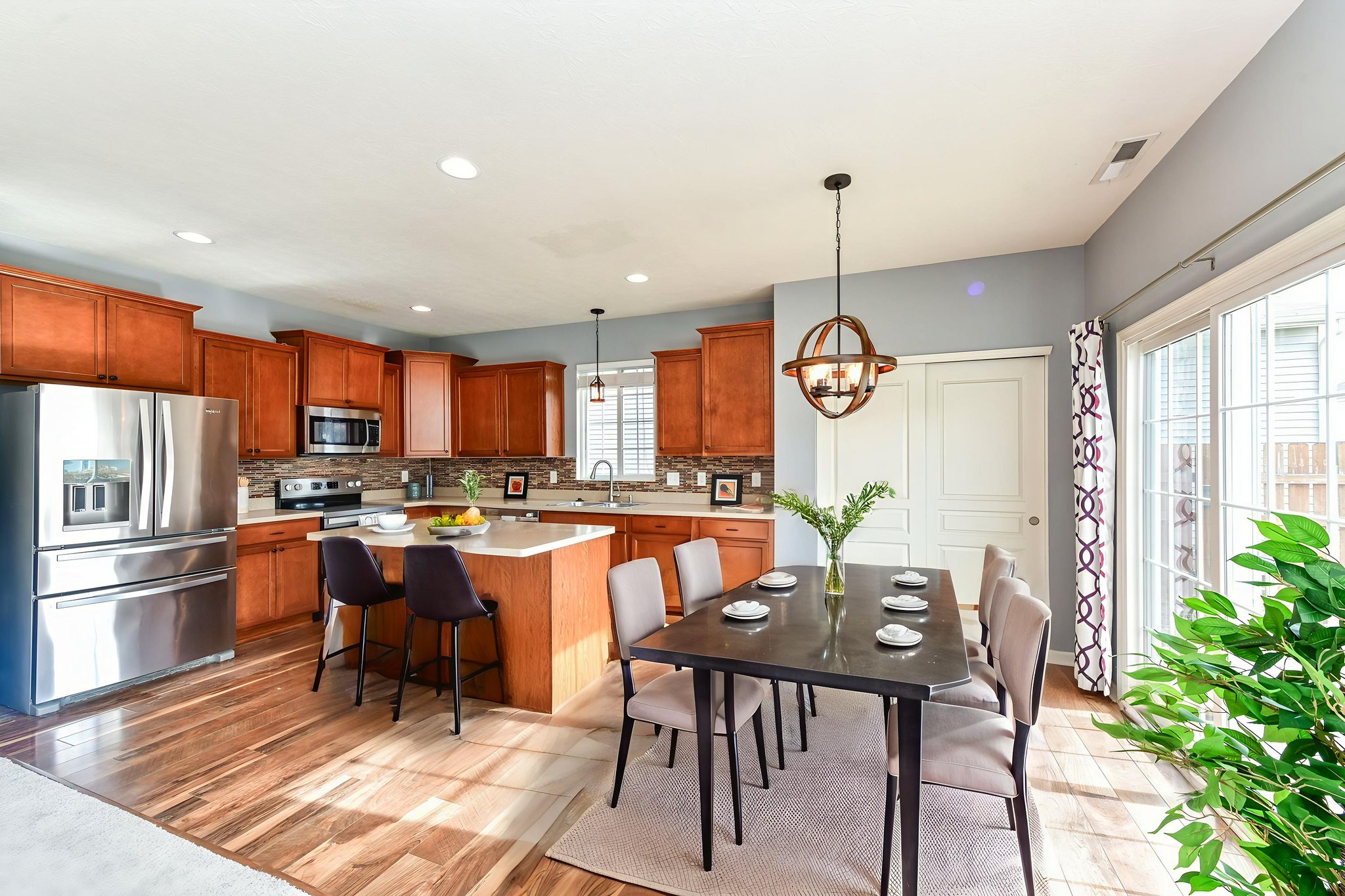 DSC_6728 virtually staged.jpeg