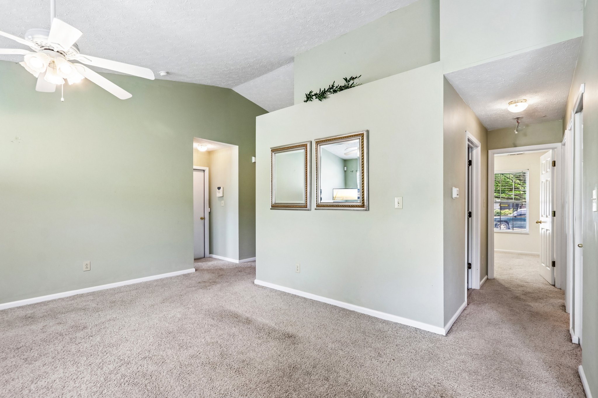 W Denton Dr-S1006-007.jpg