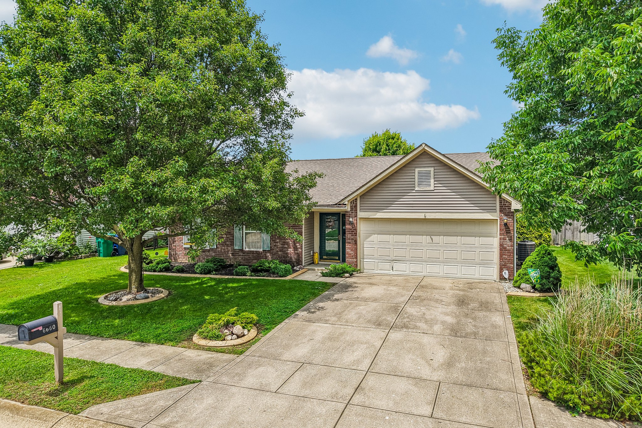 W Denton Dr-S1006-028.jpg