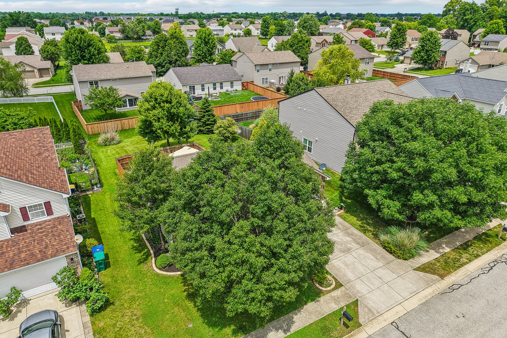W Denton Dr-S1006-031.jpg