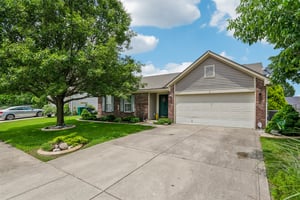 W Denton Dr-S1006-002.jpg