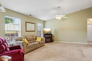 W Denton Dr-S1006-006.jpg