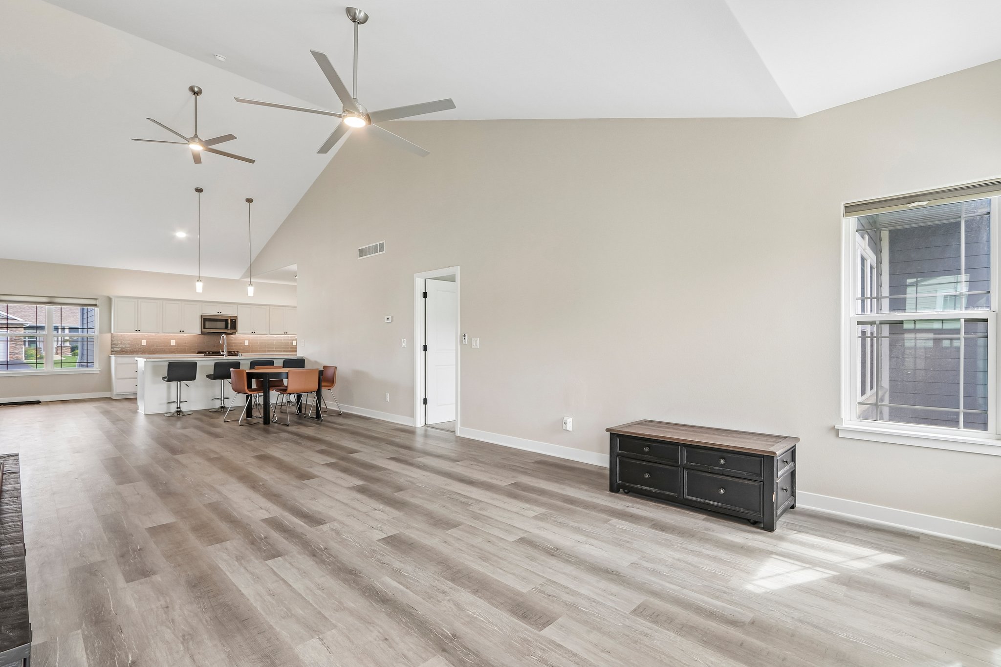 105th St 31-S1908-009.jpg