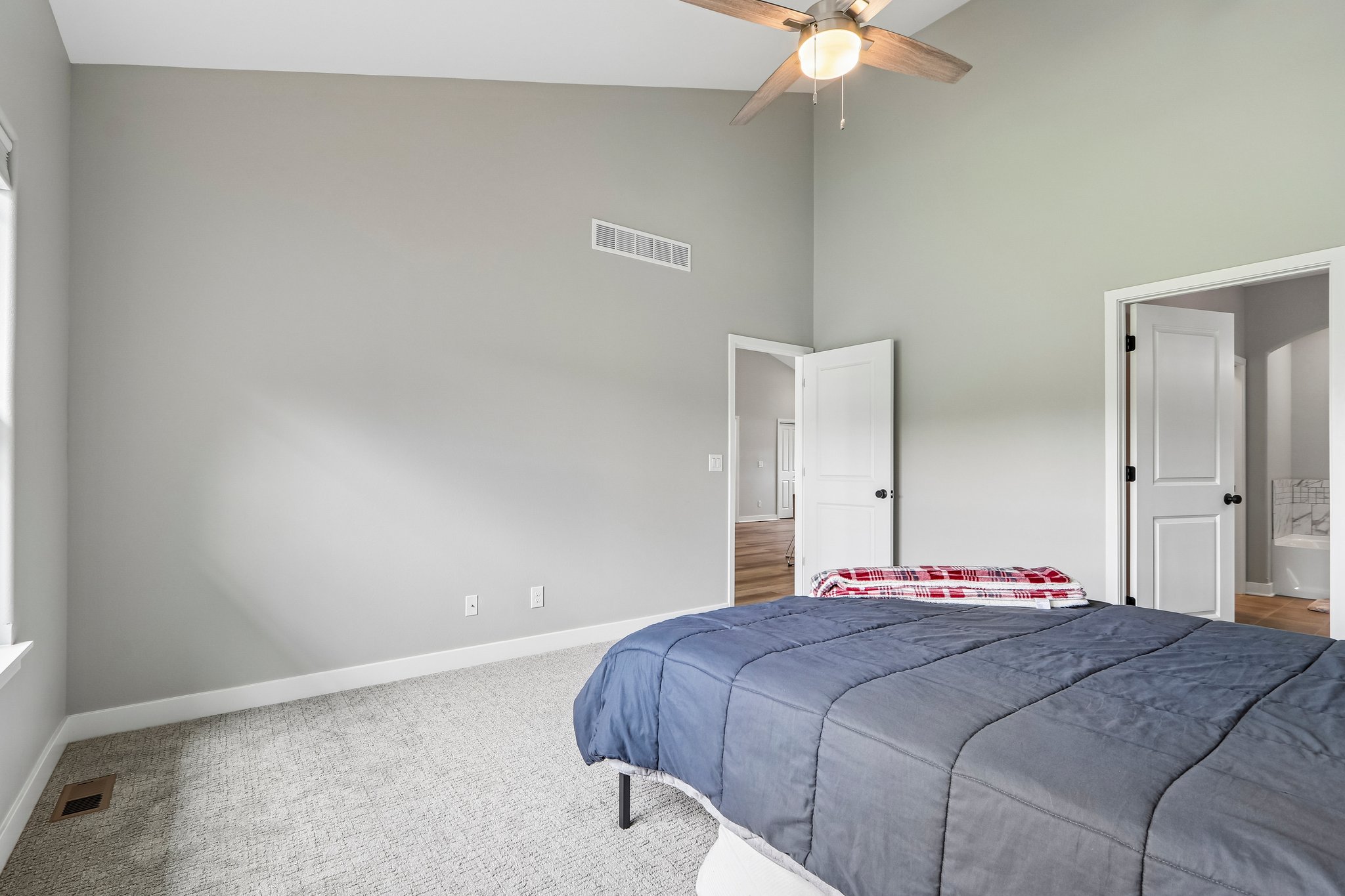 105th St 31-S1908-019.jpg