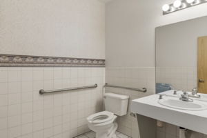  Photo 33