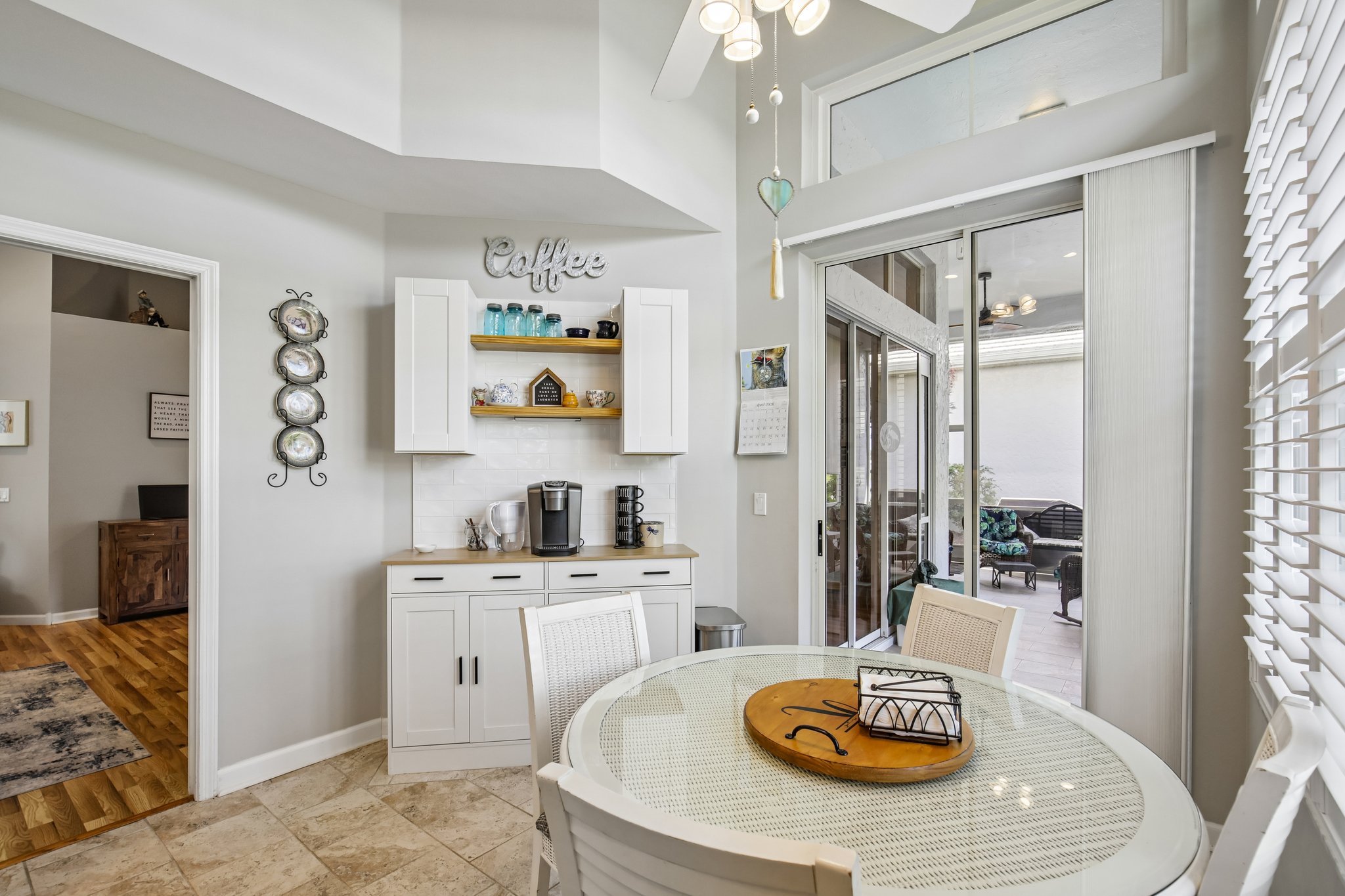 Crossfield Cir unit 1-S2204-012.jpg