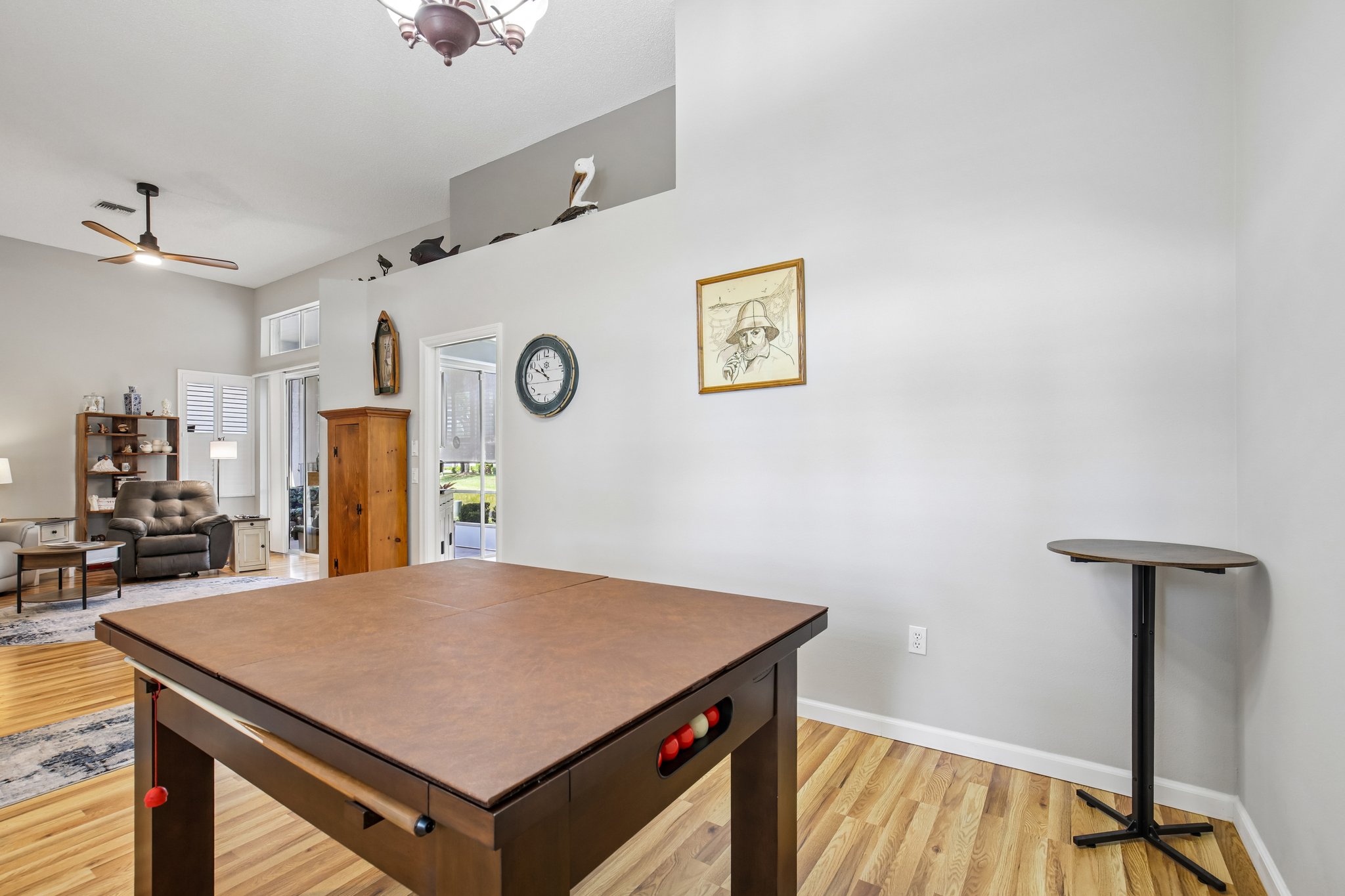 Crossfield Cir unit 1-S2204-018.jpg