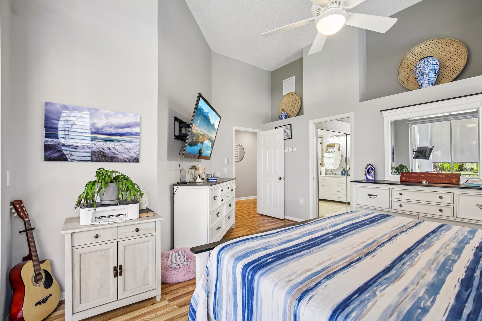 Crossfield Cir unit 1-S2204-021.jpg