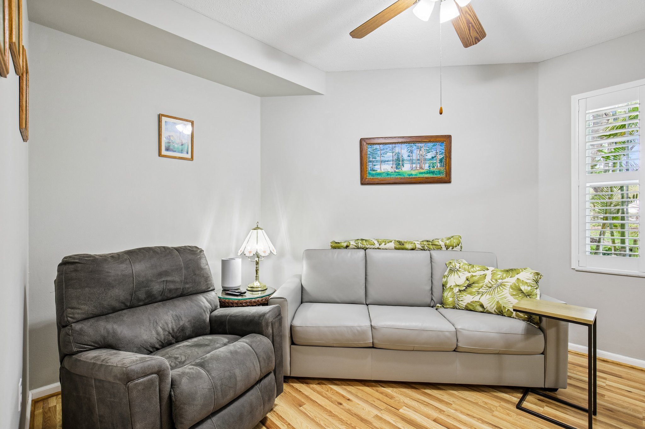 Crossfield Cir unit 1-S2204-024.jpg