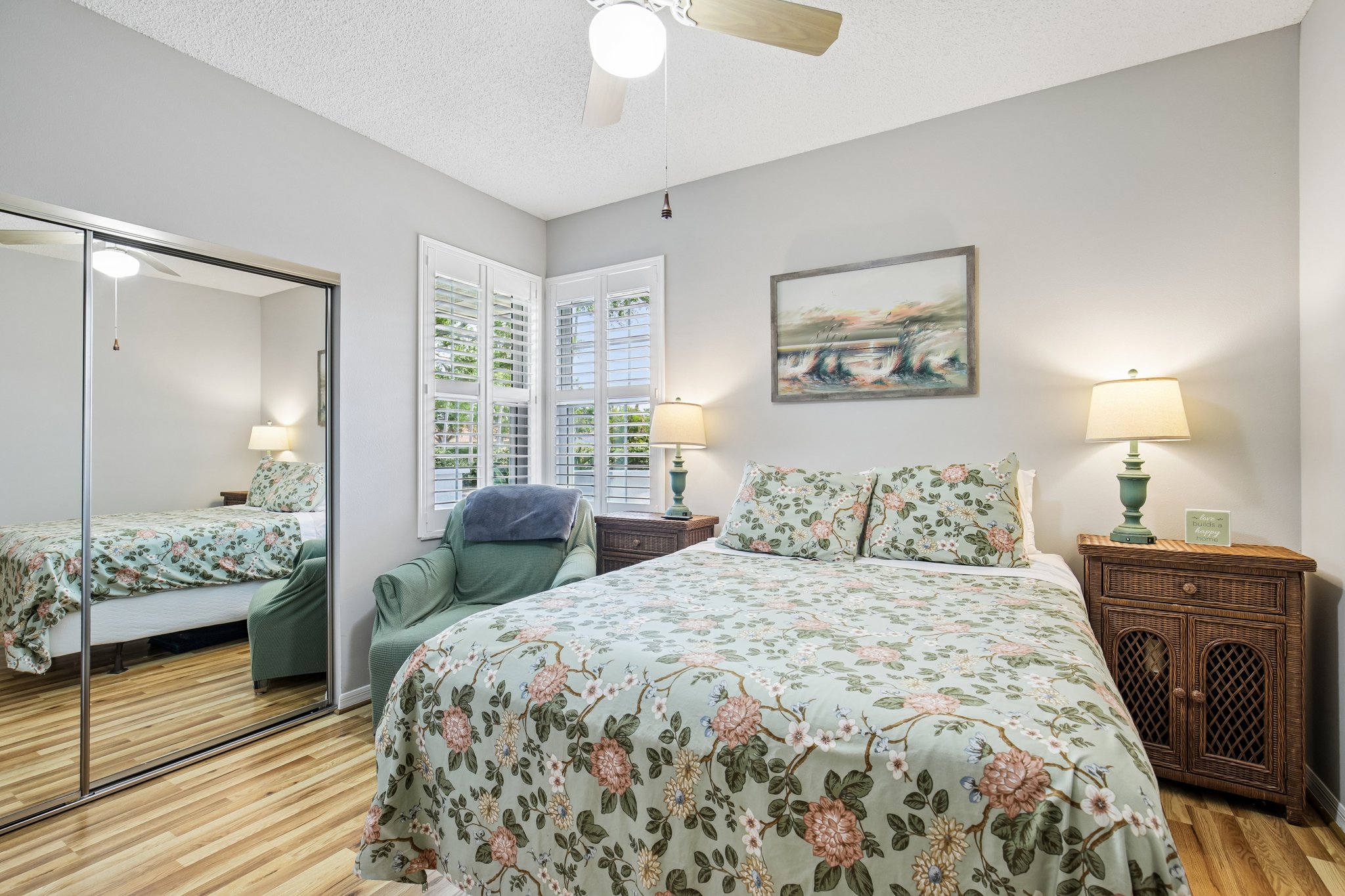 Crossfield Cir unit 1-S2204-027.jpg