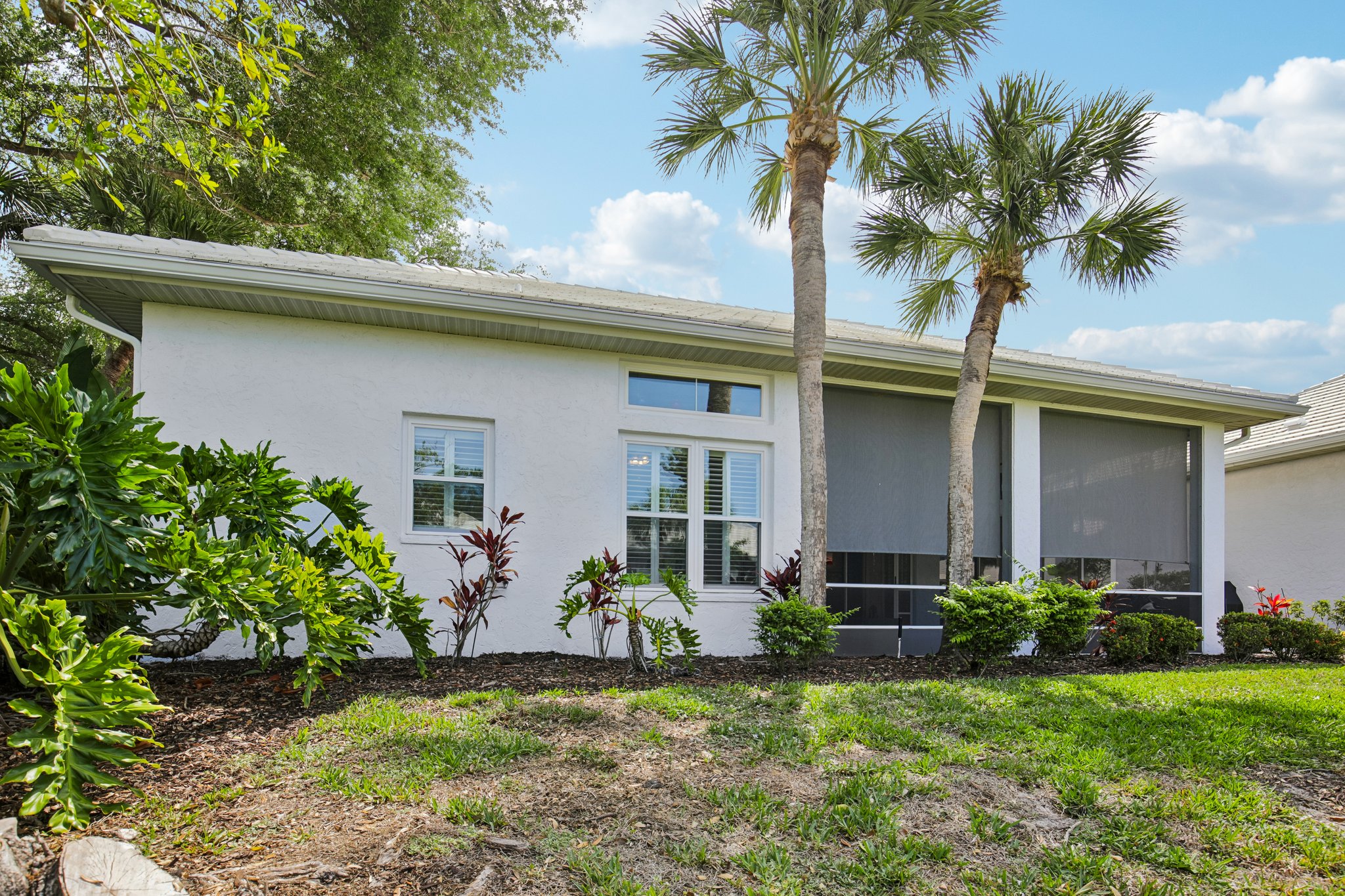 Crossfield Cir unit 1-S2204-034.jpg