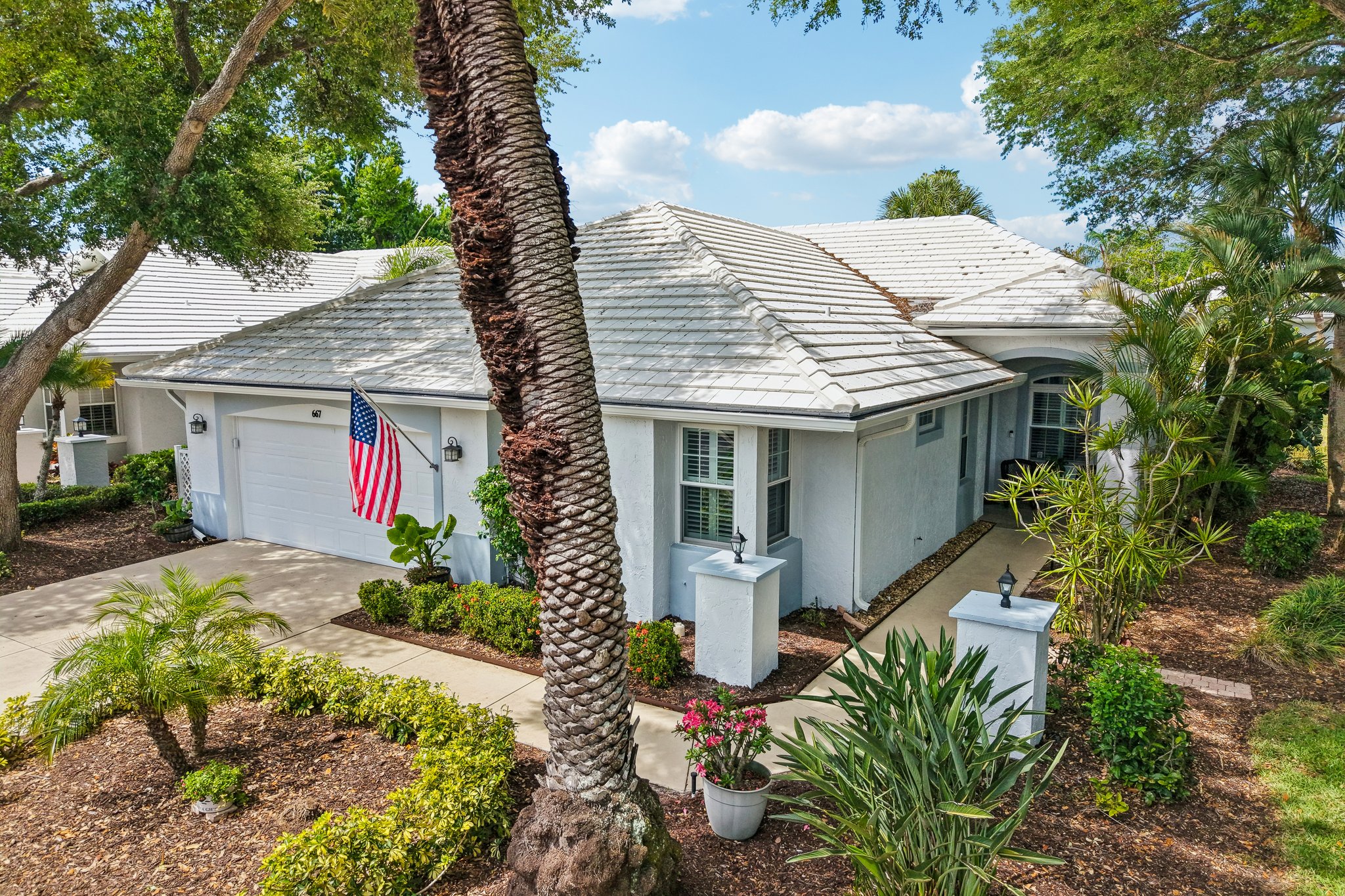 Crossfield Cir unit 1-S2204-038.jpg